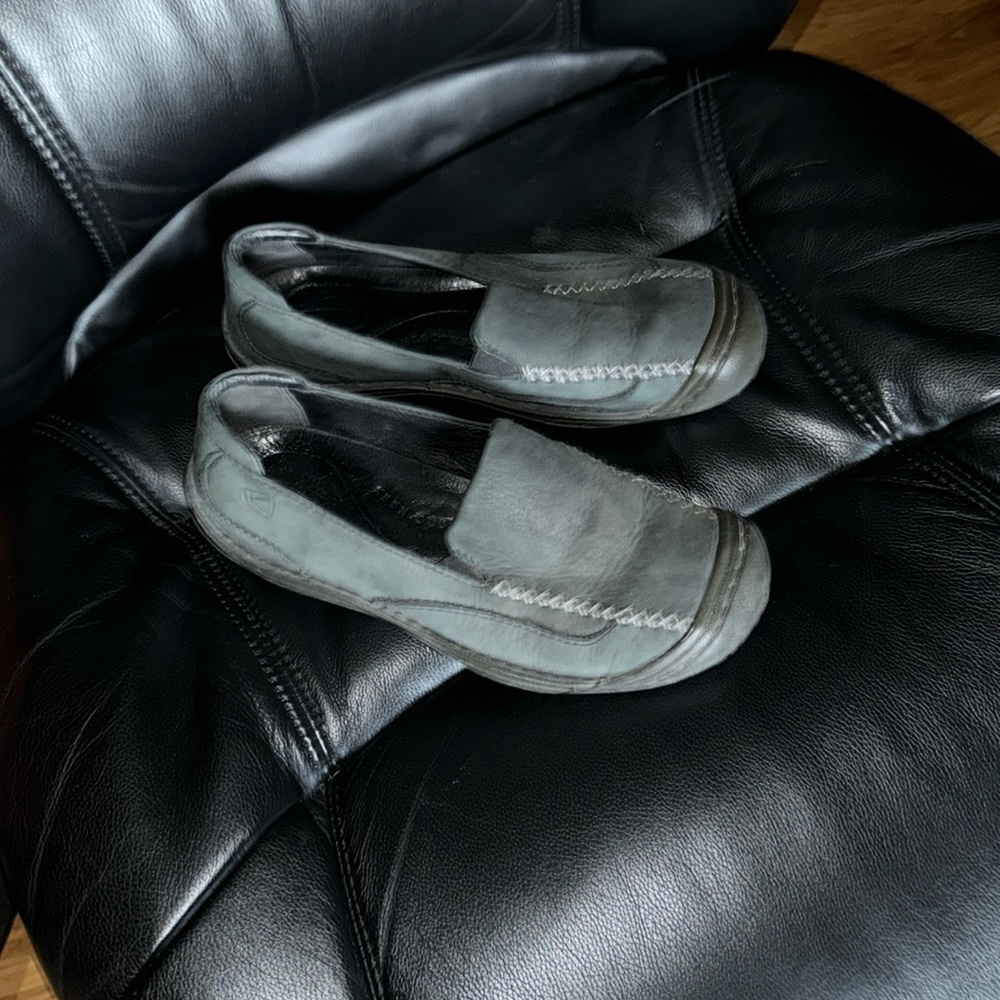 Keen slip on